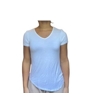 White Women’s Hollister V-Nevk Soft Long Front And Back Shirt Size X-Small